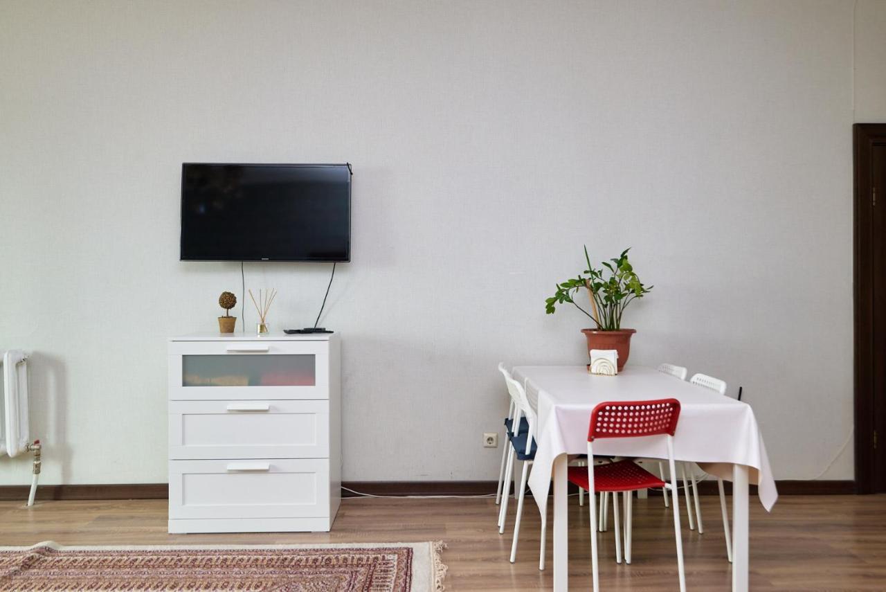 Квартира В Самом Центре Столицы Казахстана Apartamento Astana Exterior foto
